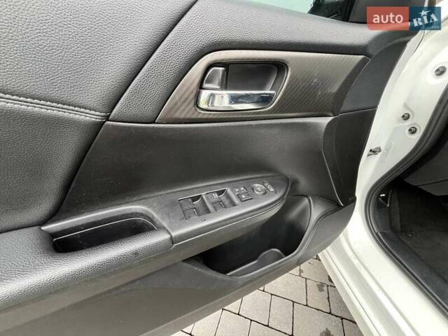 Білий Хонда Аккорд, об'ємом двигуна 2.36 л та пробігом 255 тис. км за 12100 $, фото 19 на Automoto.ua