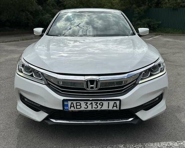 Белый Хонда Аккорд, объемом двигателя 2.4 л и пробегом 96 тыс. км за 15600 $, фото 7 на Automoto.ua