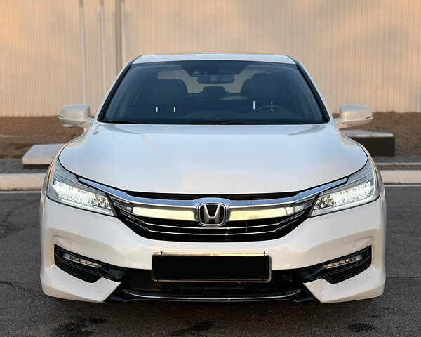 Білий Хонда Аккорд, об'ємом двигуна 1.99 л та пробігом 160 тис. км за 13900 $, фото 1 на Automoto.ua