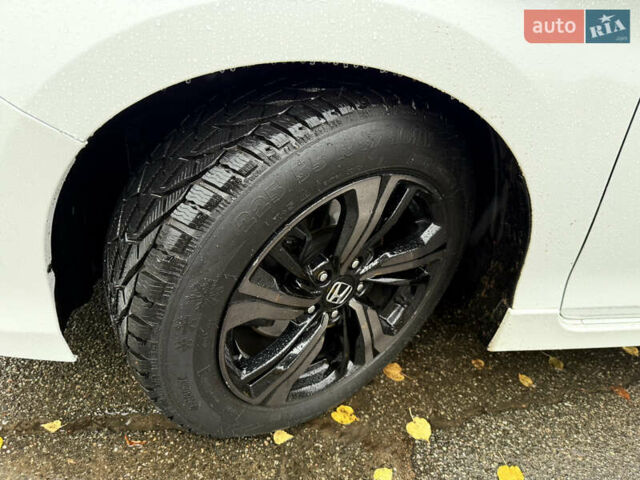 Белый Хонда Аккорд, объемом двигателя 2.36 л и пробегом 160 тыс. км за 13500 $, фото 18 на Automoto.ua