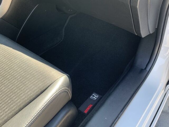 Белый Хонда Аккорд, объемом двигателя 2.4 л и пробегом 150 тыс. км за 14200 $, фото 10 на Automoto.ua