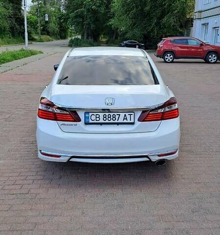 Белый Хонда Аккорд, объемом двигателя 2.4 л и пробегом 80 тыс. км за 16900 $, фото 5 на Automoto.ua