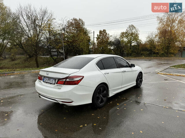 Белый Хонда Аккорд, объемом двигателя 2.36 л и пробегом 160 тыс. км за 13600 $, фото 23 на Automoto.ua