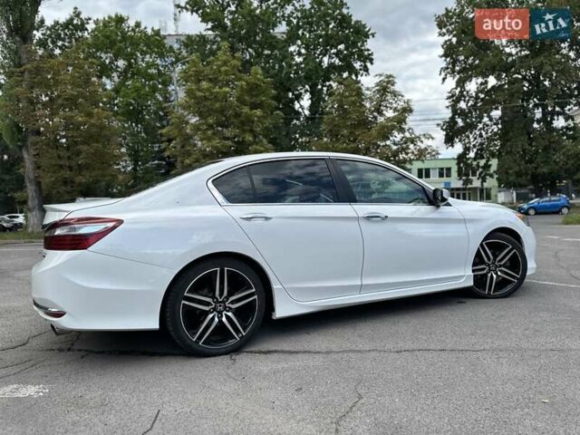 Белый Хонда Аккорд, объемом двигателя 2.4 л и пробегом 96 тыс. км за 15600 $, фото 14 на Automoto.ua