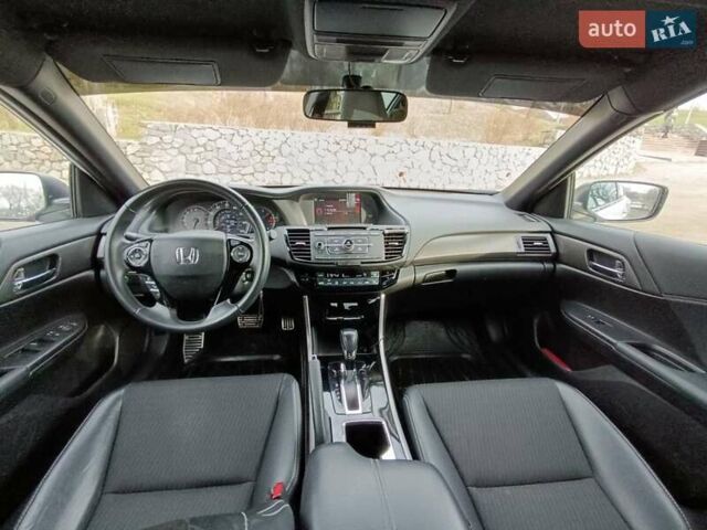 Белый Хонда Аккорд, объемом двигателя 2.4 л и пробегом 90 тыс. км за 16500 $, фото 9 на Automoto.ua