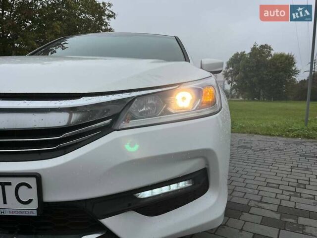 Білий Хонда Аккорд, об'ємом двигуна 2.36 л та пробігом 255 тис. км за 12500 $, фото 9 на Automoto.ua