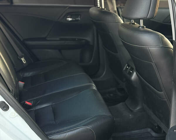 Білий Хонда Аккорд, об'ємом двигуна 1.99 л та пробігом 160 тис. км за 13900 $, фото 13 на Automoto.ua