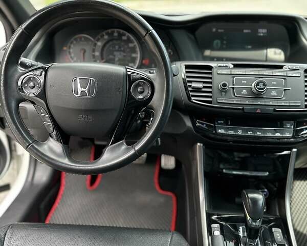 Белый Хонда Аккорд, объемом двигателя 2.4 л и пробегом 96 тыс. км за 15600 $, фото 23 на Automoto.ua