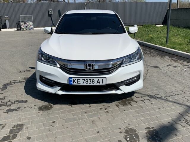 Белый Хонда Аккорд, объемом двигателя 2.4 л и пробегом 150 тыс. км за 14200 $, фото 1 на Automoto.ua