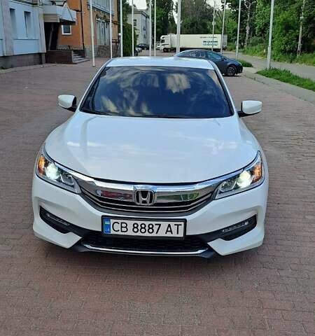 Белый Хонда Аккорд, объемом двигателя 2.4 л и пробегом 80 тыс. км за 16900 $, фото 4 на Automoto.ua