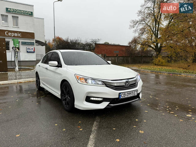 Белый Хонда Аккорд, объемом двигателя 2.36 л и пробегом 160 тыс. км за 13500 $, фото 12 на Automoto.ua