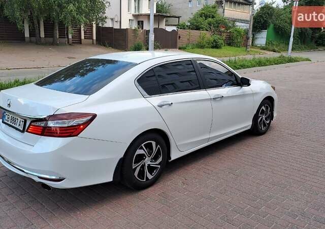 Белый Хонда Аккорд, объемом двигателя 2.4 л и пробегом 80 тыс. км за 16900 $, фото 11 на Automoto.ua