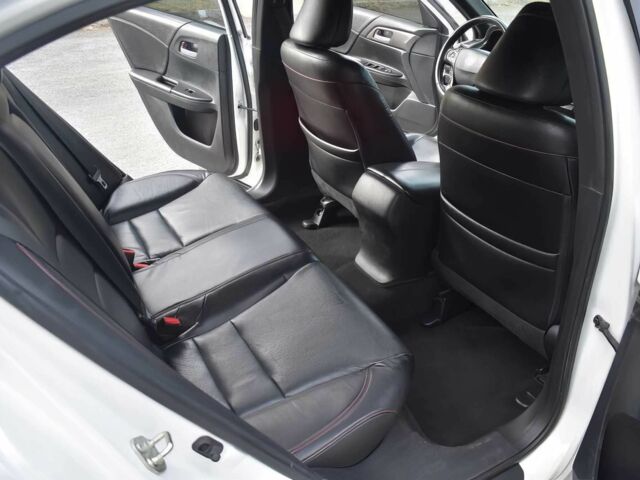 Білий Хонда Аккорд, об'ємом двигуна 2.4 л та пробігом 67 тис. км за 6500 $, фото 11 на Automoto.ua