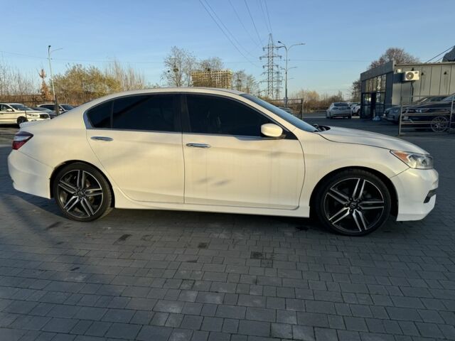 Білий Хонда Аккорд, об'ємом двигуна 2.4 л та пробігом 255 тис. км за 12900 $, фото 6 на Automoto.ua