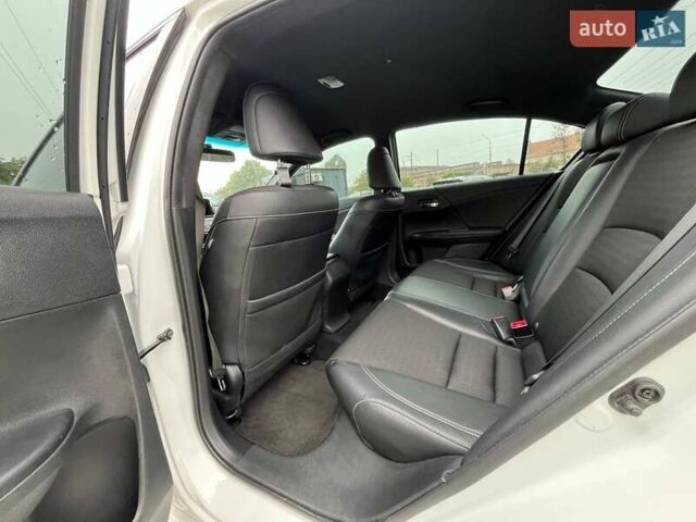 Білий Хонда Аккорд, об'ємом двигуна 2.36 л та пробігом 255 тис. км за 12100 $, фото 12 на Automoto.ua