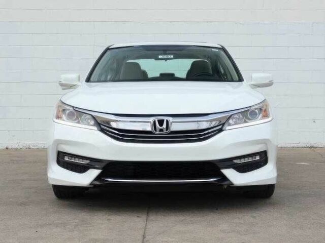 Белый Хонда Аккорд, объемом двигателя 2.4 л и пробегом 78 тыс. км за 5500 $, фото 1 на Automoto.ua