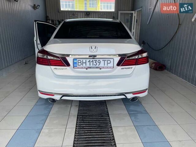 Белый Хонда Аккорд, объемом двигателя 2.36 л и пробегом 135 тыс. км за 15800 $, фото 2 на Automoto.ua