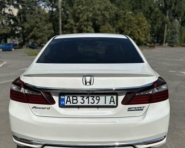 Белый Хонда Аккорд, объемом двигателя 2.4 л и пробегом 96 тыс. км за 15600 $, фото 10 на Automoto.ua