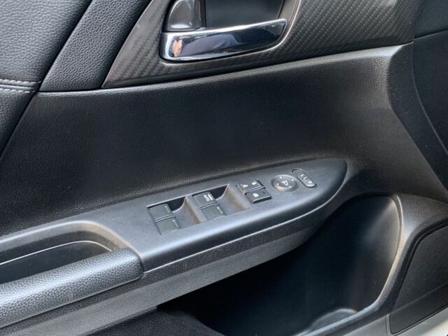 Белый Хонда Аккорд, объемом двигателя 2.4 л и пробегом 150 тыс. км за 14200 $, фото 21 на Automoto.ua