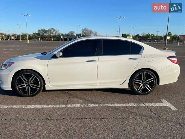 Белый Хонда Аккорд, объемом двигателя 2.36 л и пробегом 135 тыс. км за 15800 $, фото 5 на Automoto.ua