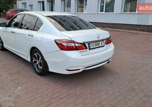 Белый Хонда Аккорд, объемом двигателя 2.4 л и пробегом 80 тыс. км за 16900 $, фото 6 на Automoto.ua