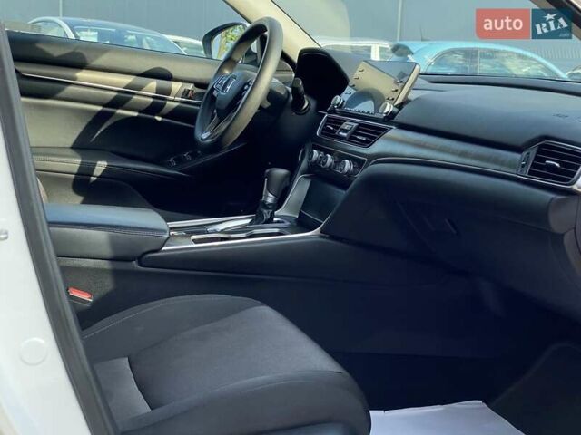 Белый Хонда Аккорд, объемом двигателя 1.5 л и пробегом 88 тыс. км за 15500 $, фото 15 на Automoto.ua