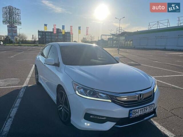 Белый Хонда Аккорд, объемом двигателя 2.36 л и пробегом 135 тыс. км за 15800 $, фото 3 на Automoto.ua