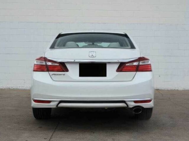 Белый Хонда Аккорд, объемом двигателя 2.4 л и пробегом 78 тыс. км за 5500 $, фото 5 на Automoto.ua