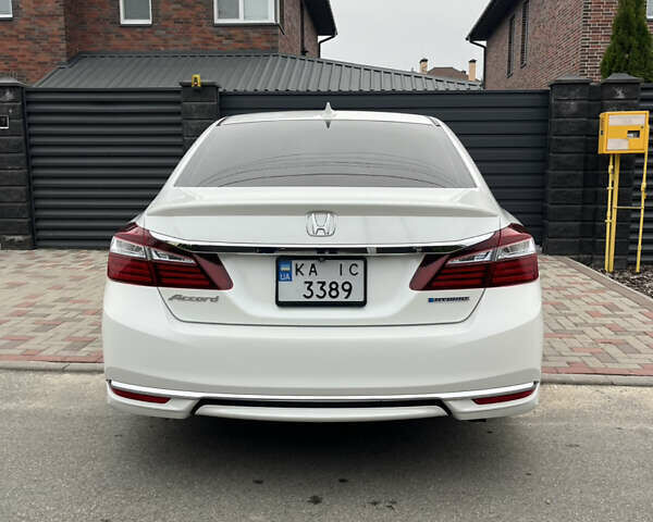 Белый Хонда Аккорд, объемом двигателя 1.99 л и пробегом 220 тыс. км за 15700 $, фото 5 на Automoto.ua