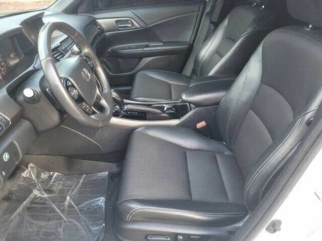 Белый Хонда Аккорд, объемом двигателя 2.4 л и пробегом 51 тыс. км за 11000 $, фото 6 на Automoto.ua