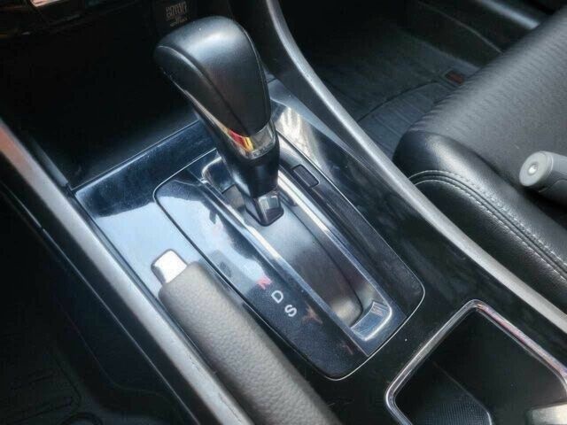 Белый Хонда Аккорд, объемом двигателя 2.4 л и пробегом 51 тыс. км за 11000 $, фото 8 на Automoto.ua