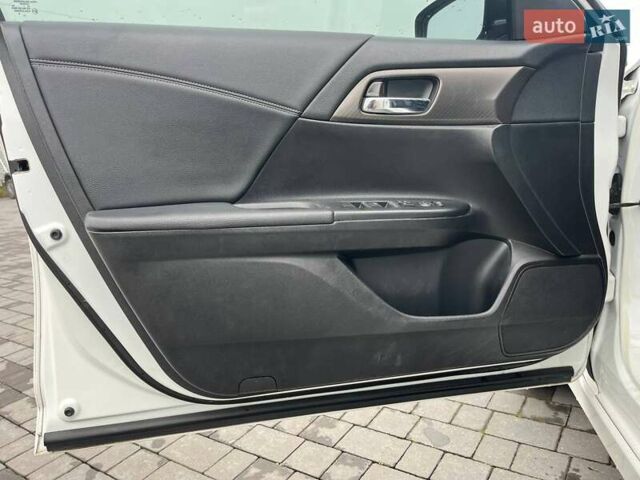 Білий Хонда Аккорд, об'ємом двигуна 2.36 л та пробігом 255 тис. км за 12500 $, фото 21 на Automoto.ua