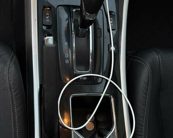 Білий Хонда Аккорд, об'ємом двигуна 1.99 л та пробігом 160 тис. км за 13900 $, фото 18 на Automoto.ua