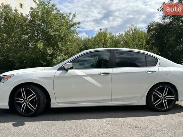 Белый Хонда Аккорд, объемом двигателя 2.4 л и пробегом 96 тыс. км за 15600 $, фото 12 на Automoto.ua