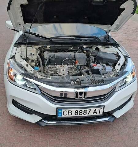 Белый Хонда Аккорд, объемом двигателя 2.4 л и пробегом 80 тыс. км за 16900 $, фото 8 на Automoto.ua