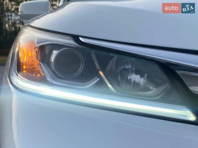 Белый Хонда Аккорд, объемом двигателя 1.99 л и пробегом 160 тыс. км за 16999 $, фото 7 на Automoto.ua