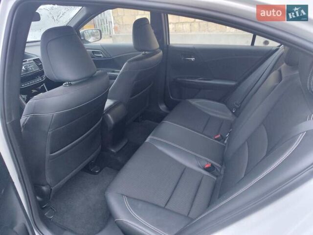 Білий Хонда Аккорд, об'ємом двигуна 2.36 л та пробігом 114 тис. км за 16200 $, фото 9 на Automoto.ua