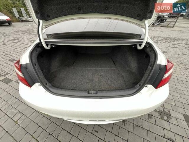 Білий Хонда Аккорд, об'ємом двигуна 2.36 л та пробігом 255 тис. км за 12100 $, фото 9 на Automoto.ua