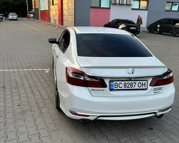 Белый Хонда Аккорд, объемом двигателя 2.4 л и пробегом 200 тыс. км за 14500 $, фото 17 на Automoto.ua