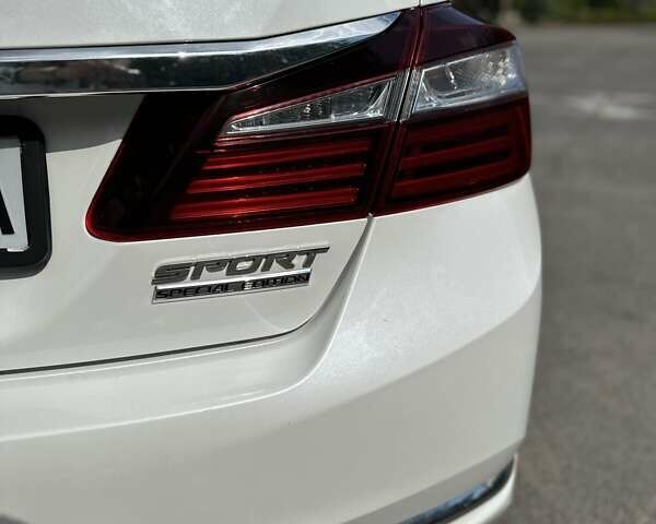 Белый Хонда Аккорд, объемом двигателя 2.4 л и пробегом 96 тыс. км за 15600 $, фото 11 на Automoto.ua