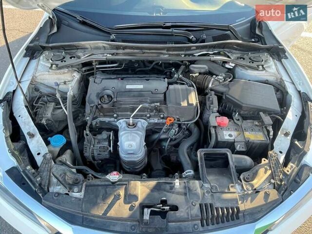 Белый Хонда Аккорд, объемом двигателя 2.36 л и пробегом 135 тыс. км за 15800 $, фото 7 на Automoto.ua