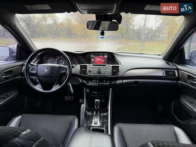 Белый Хонда Аккорд, объемом двигателя 2.36 л и пробегом 160 тыс. км за 13600 $, фото 17 на Automoto.ua