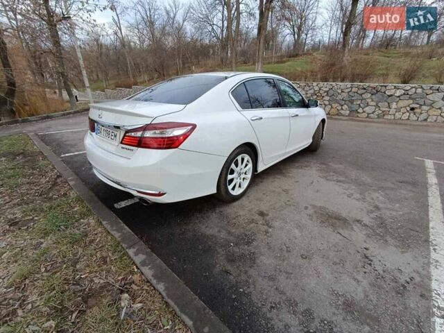 Белый Хонда Аккорд, объемом двигателя 2.4 л и пробегом 90 тыс. км за 16500 $, фото 4 на Automoto.ua
