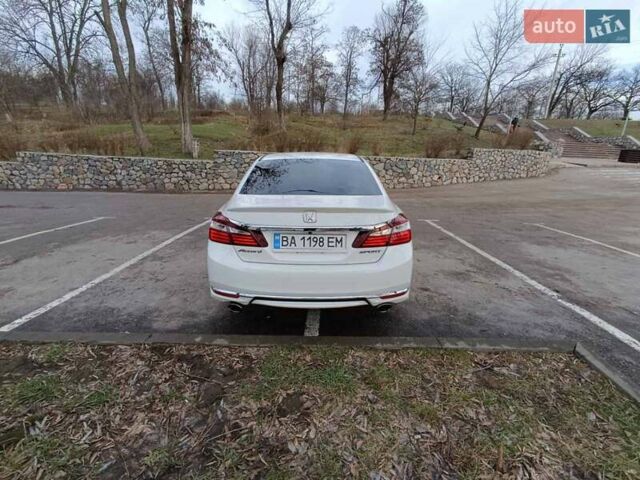 Белый Хонда Аккорд, объемом двигателя 2.4 л и пробегом 90 тыс. км за 16500 $, фото 2 на Automoto.ua