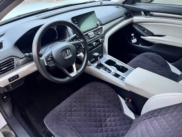 Белый Хонда Аккорд, объемом двигателя 1.5 л и пробегом 73 тыс. км за 16200 $, фото 20 на Automoto.ua