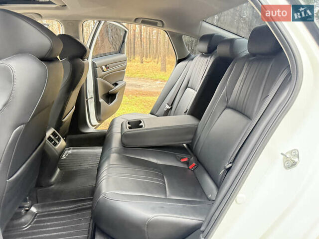 Белый Хонда Аккорд, объемом двигателя 2 л и пробегом 48 тыс. км за 19500 $, фото 22 на Automoto.ua