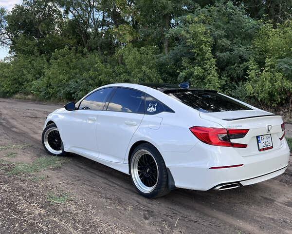 Белый Хонда Аккорд, объемом двигателя 1.5 л и пробегом 190 тыс. км за 19700 $, фото 21 на Automoto.ua