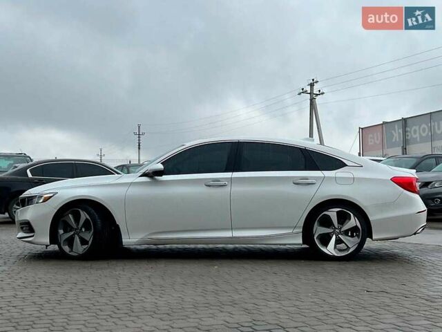 Белый Хонда Аккорд, объемом двигателя 1.5 л и пробегом 129 тыс. км за 18940 $, фото 2 на Automoto.ua