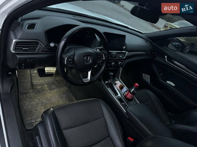 Белый Хонда Аккорд, объемом двигателя 1.5 л и пробегом 190 тыс. км за 19700 $, фото 13 на Automoto.ua