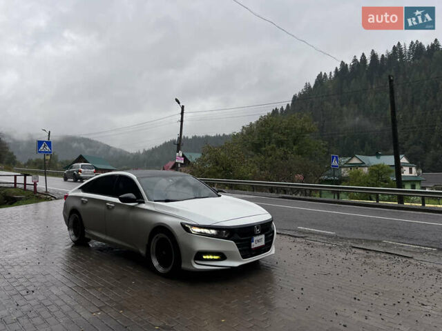 Белый Хонда Аккорд, объемом двигателя 1.5 л и пробегом 190 тыс. км за 19700 $, фото 2 на Automoto.ua